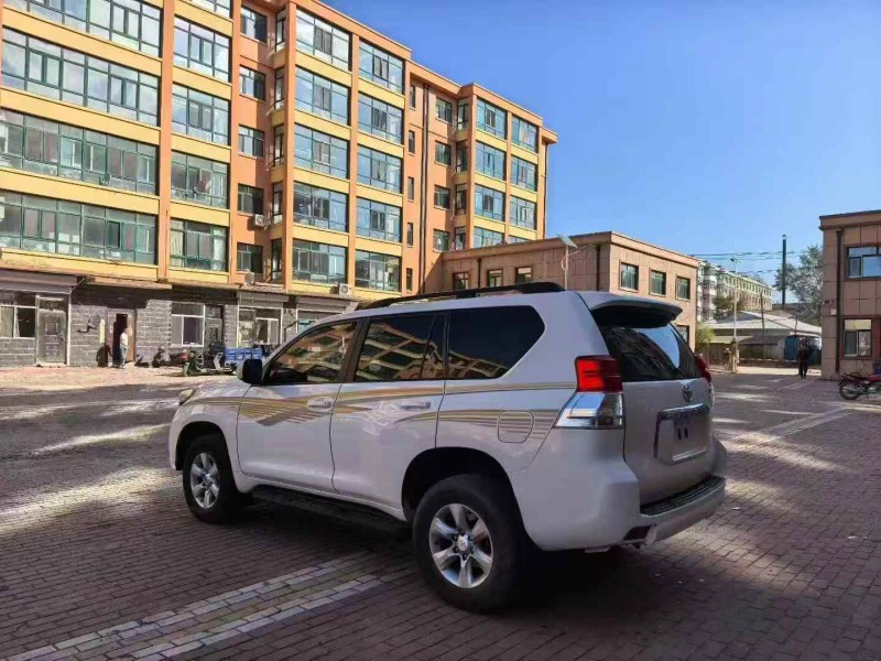 鹤岗13年丰田普拉多4