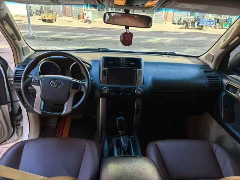 鹤岗13年丰田普拉多6