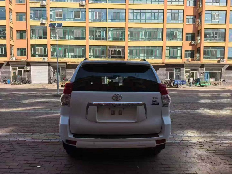 鹤岗13年丰田普拉多9