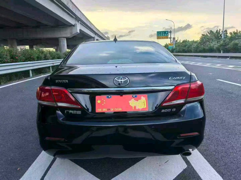 广州11年丰田凯美瑞3