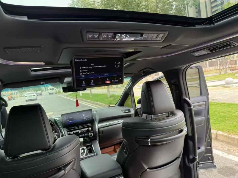 连云港23年雷克萨斯LM雷尔法8