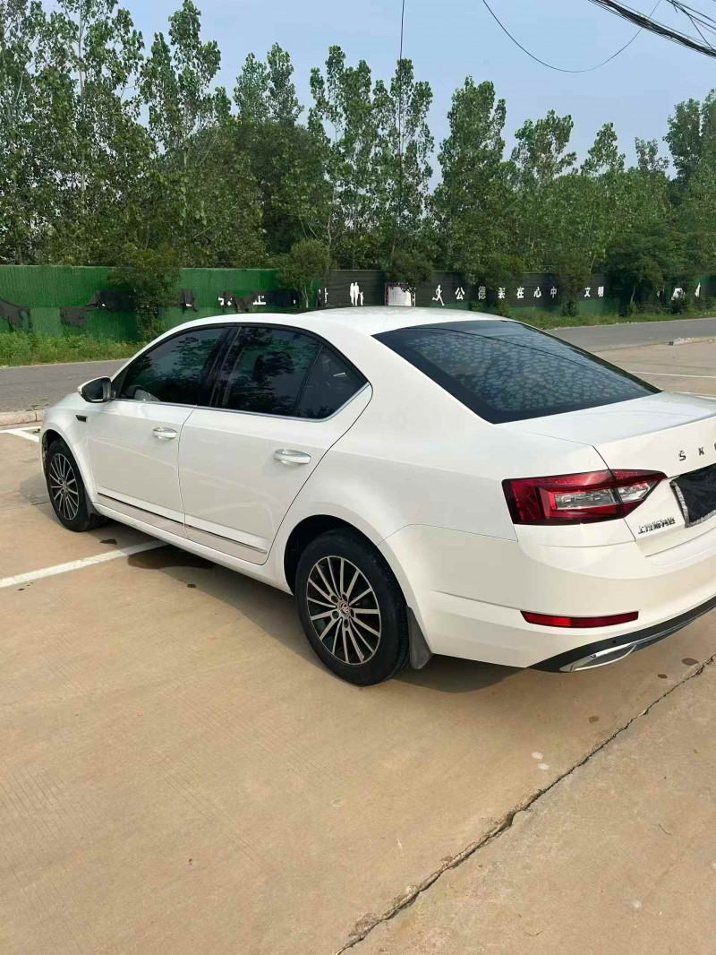 南通19年斯柯达明锐8