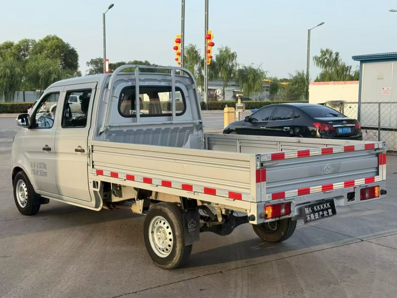 榆林23年长安汽车新豹8