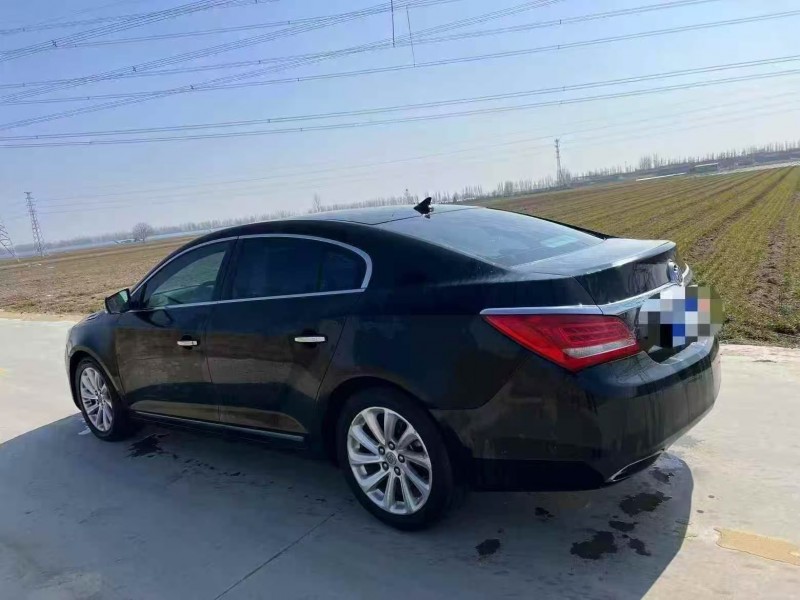 青岛15年别克君越8