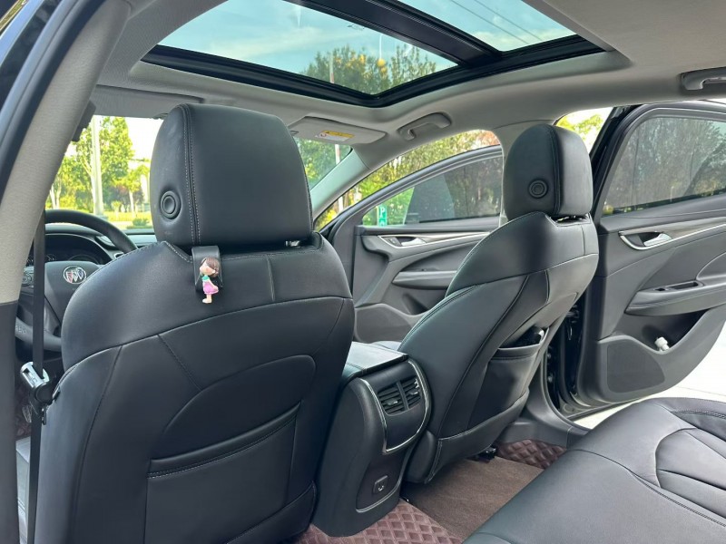 枣庄22年别克君越5