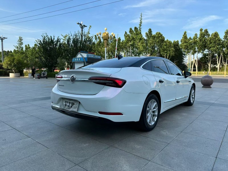 枣庄22年别克君越8