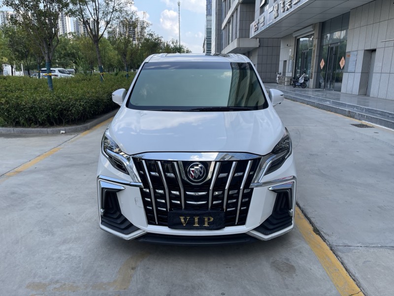 济宁21年别克GL81