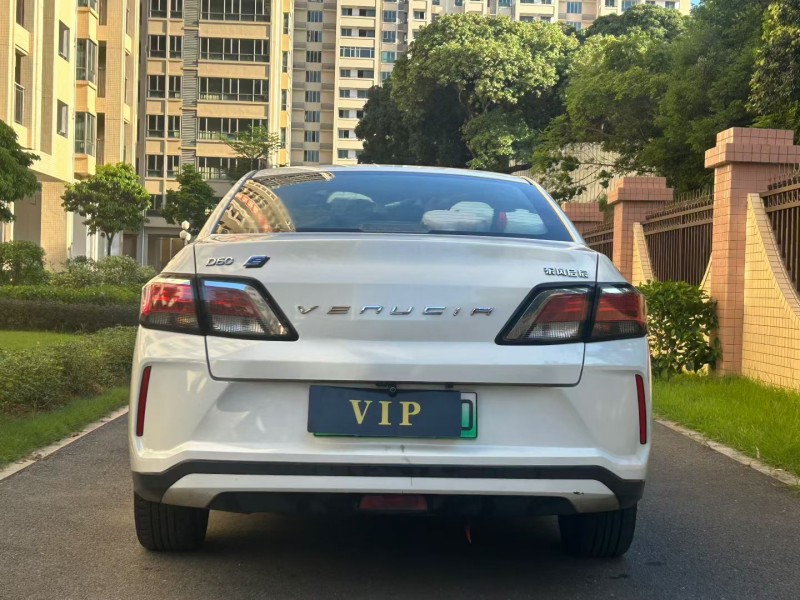 南昌19年启辰D608