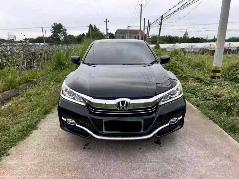 台州17年本田雅阁1