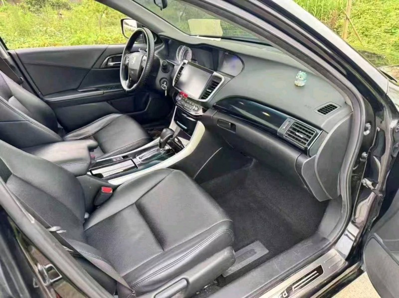 台州17年本田雅阁4