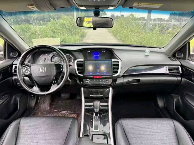 台州17年本田雅阁6