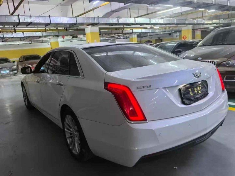 十堰17年凯迪拉克CT68