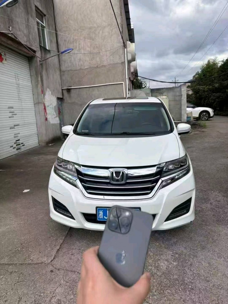 台州17年本田艾力绅1