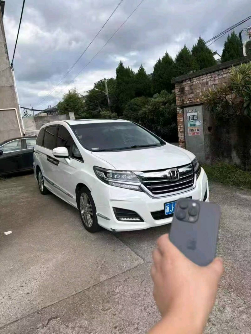 台州17年本田艾力绅2