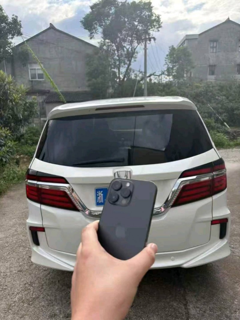 台州17年本田艾力绅3