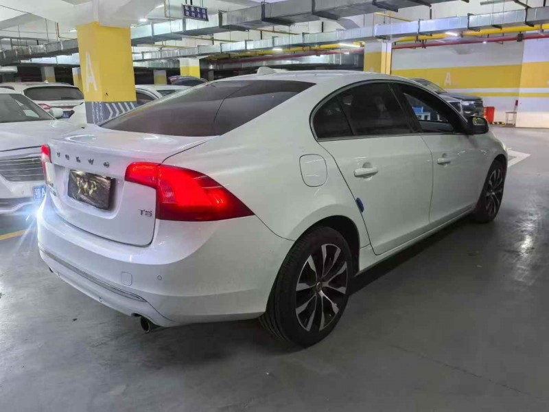 荆州19年沃尔沃S60L4