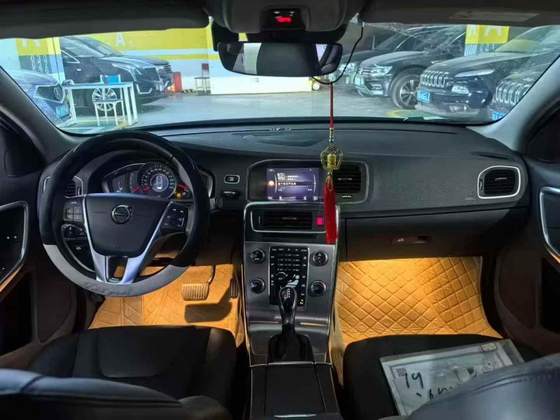 荆州19年沃尔沃S60L7