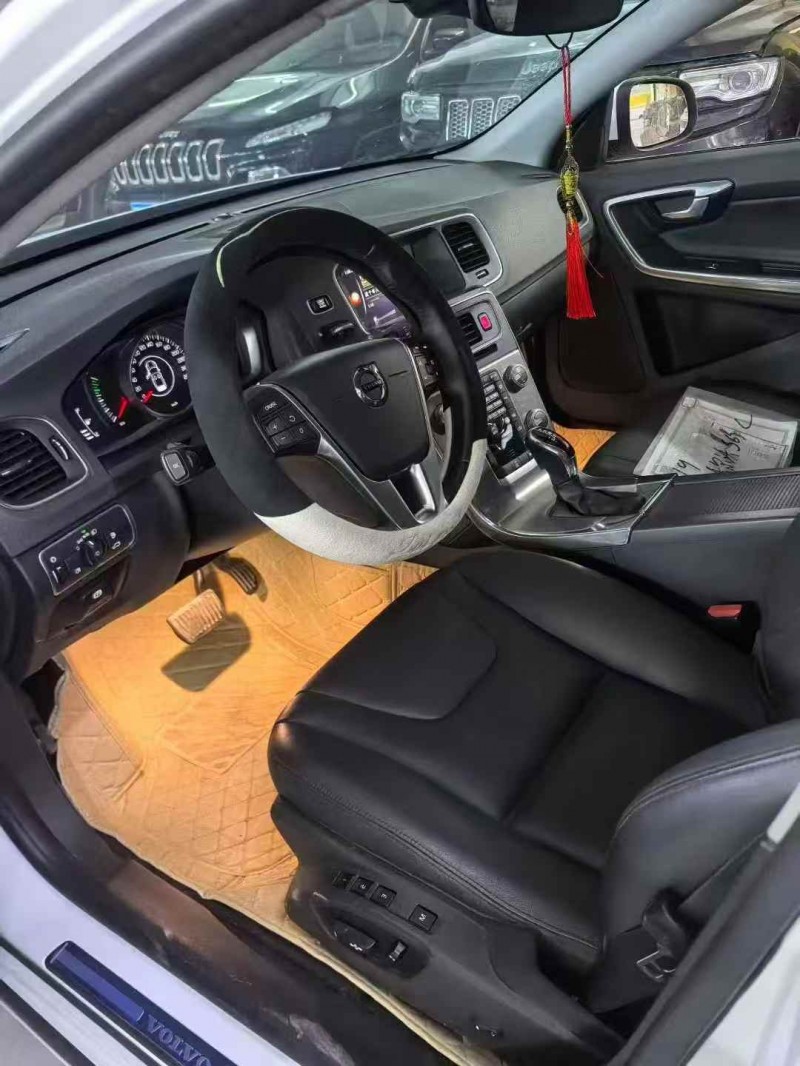 荆州19年沃尔沃S60L8