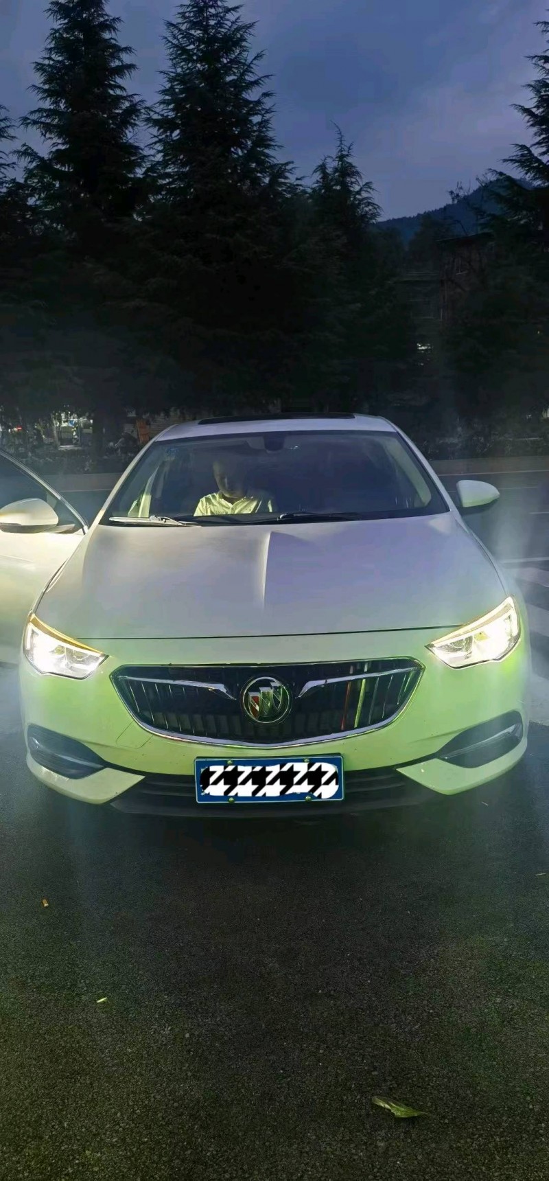 贵阳17年别克君威1