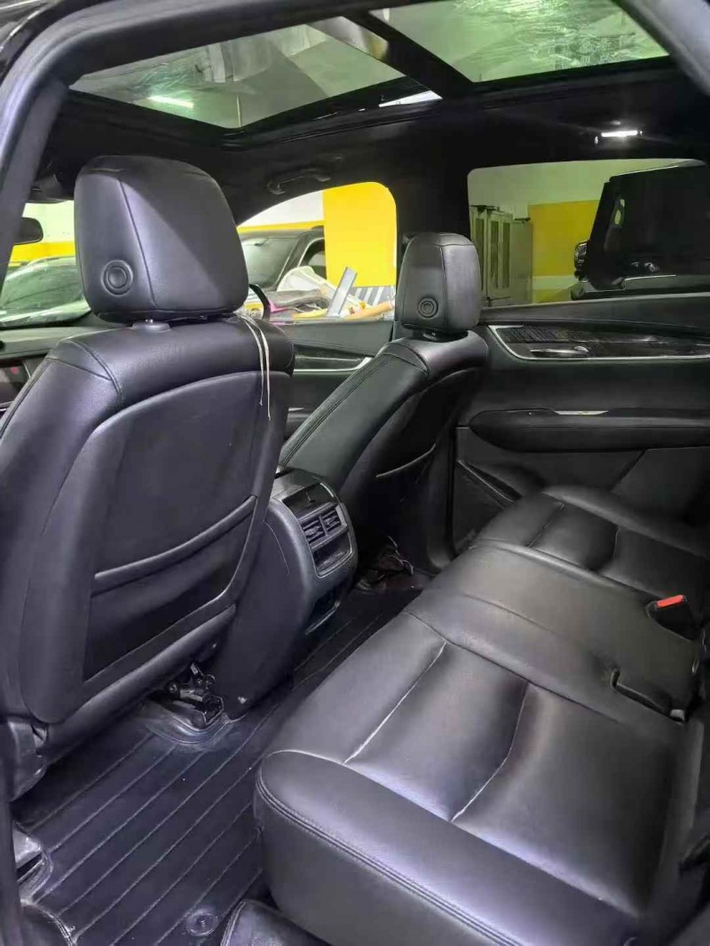 张家界19年凯迪拉克XT58