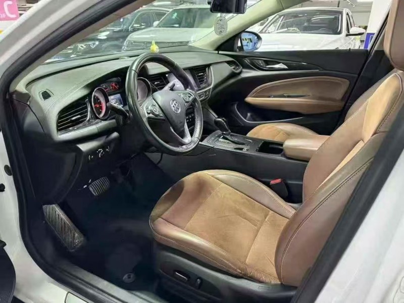 成都19年别克君威4