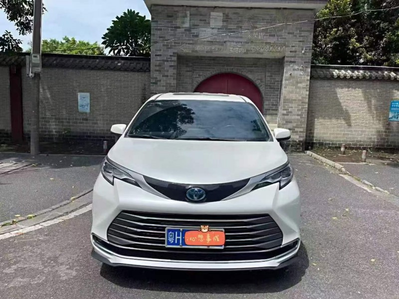 湛江22年丰田塞纳1