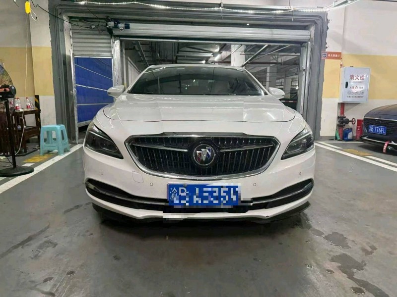 重庆17年别克君越1