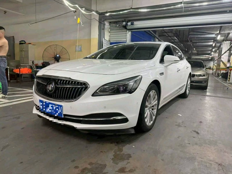 重庆17年别克君越3