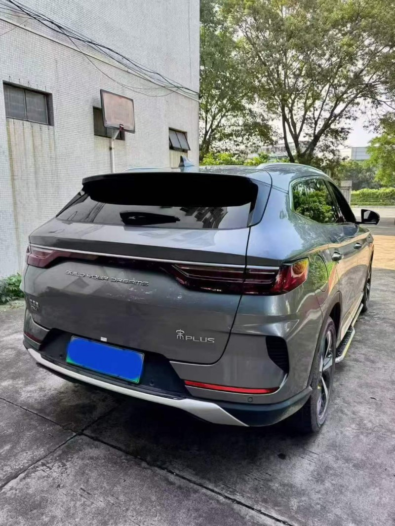 广州22年比亚迪宋8