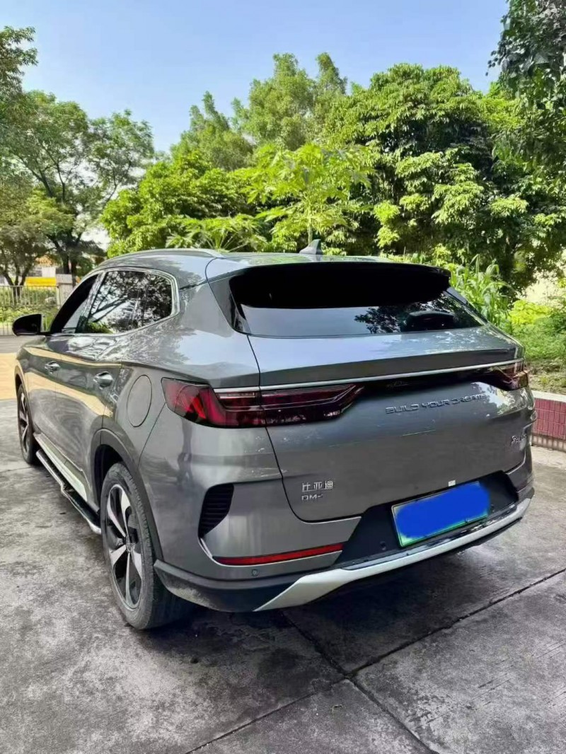 广州22年比亚迪宋9