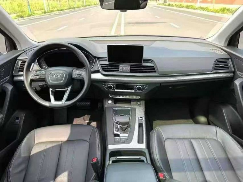 济宁22年奥迪Q53