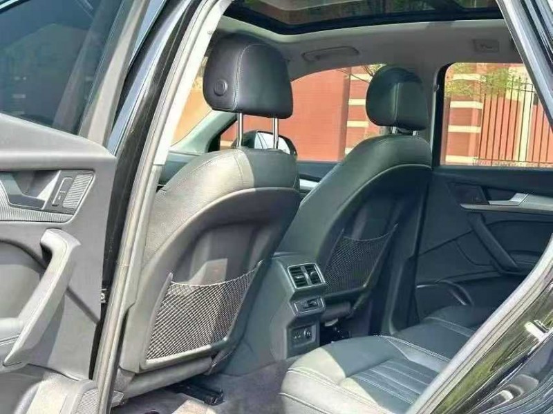 济宁22年奥迪Q54