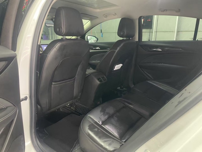 娄底23年别克君威7