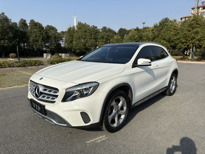 盐城19年奔驰GLA3