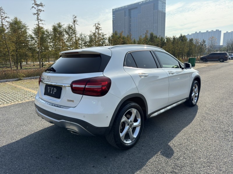 盐城19年奔驰GLA5
