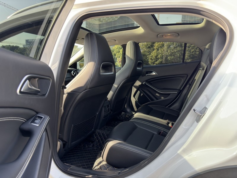 盐城19年奔驰GLA7