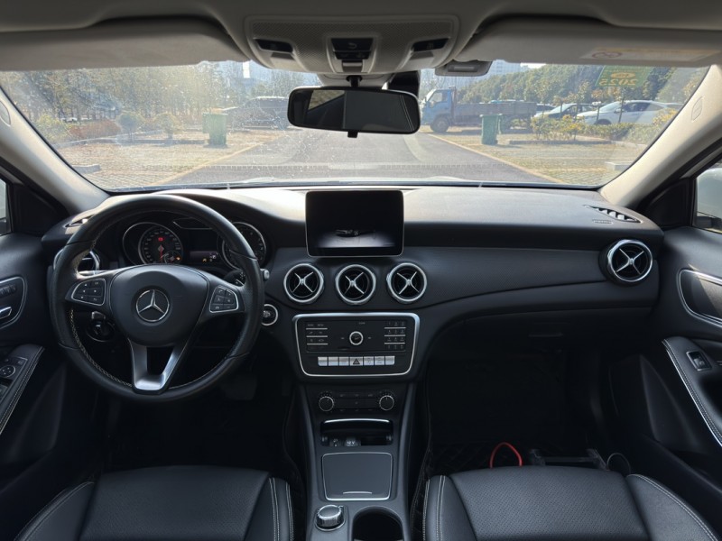 盐城19年奔驰GLA8