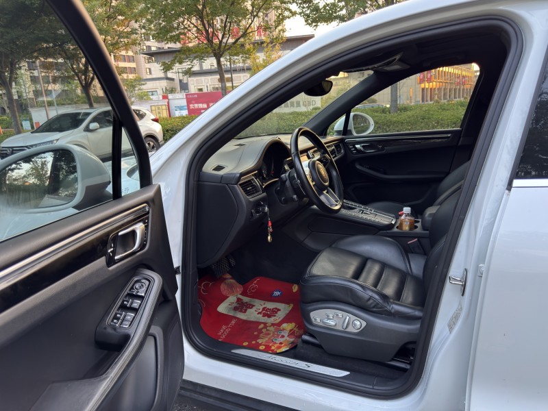 盐城14年保时捷Macan6
