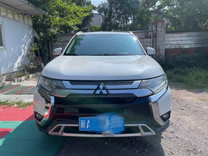 许昌19年三菱欧蓝德1