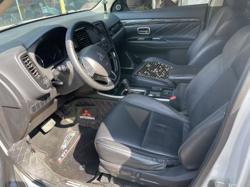 许昌19年三菱欧蓝德4