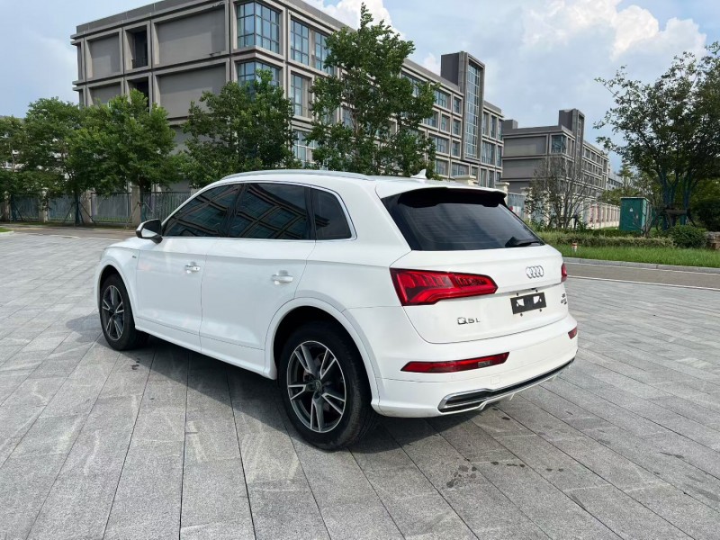 连云港21年奥迪Q58