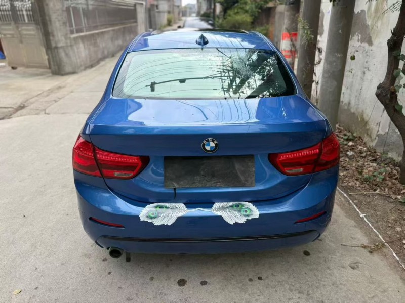 金华16年宝马1系9