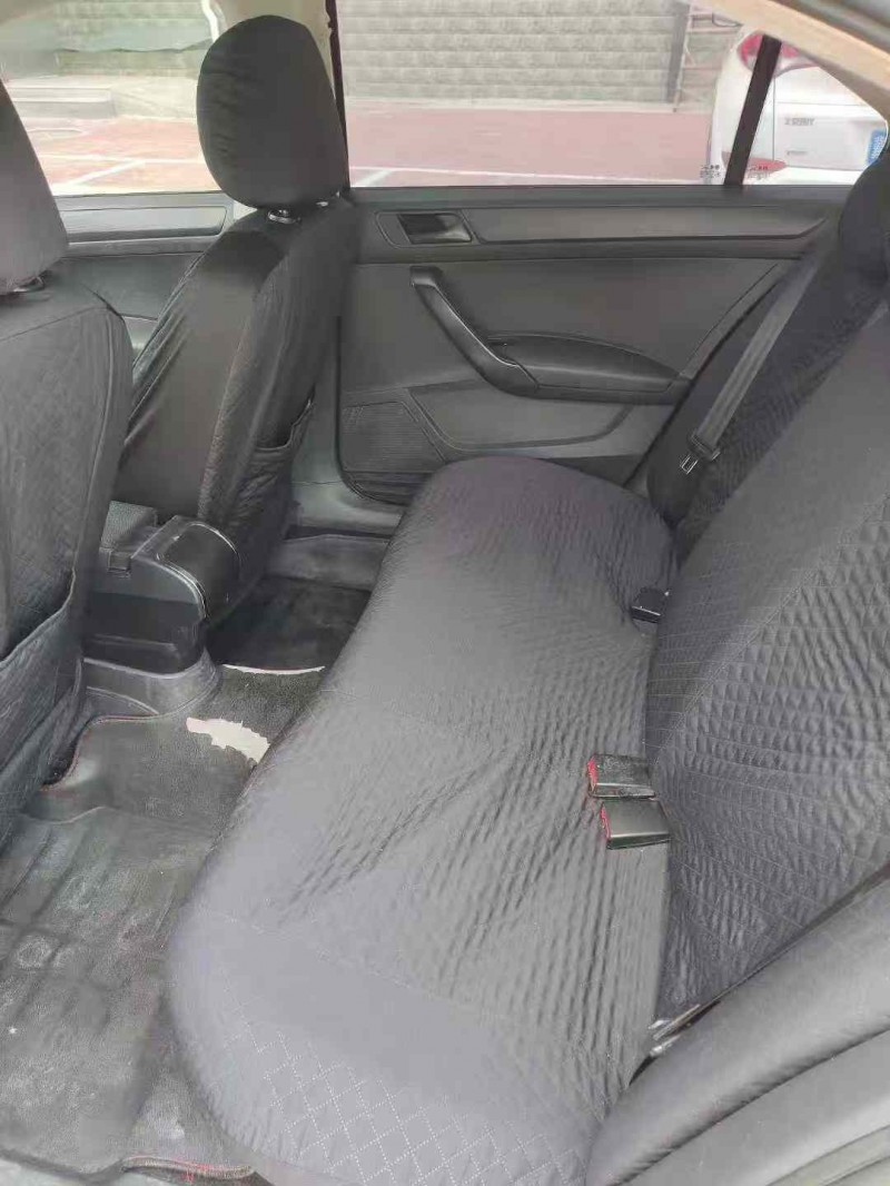 邯郸17年大众桑塔纳9