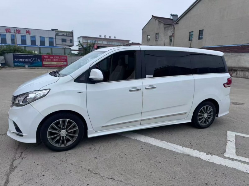 无锡16年大通G102