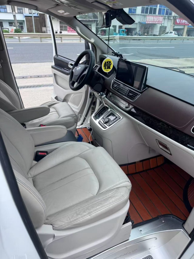 无锡16年大通G106