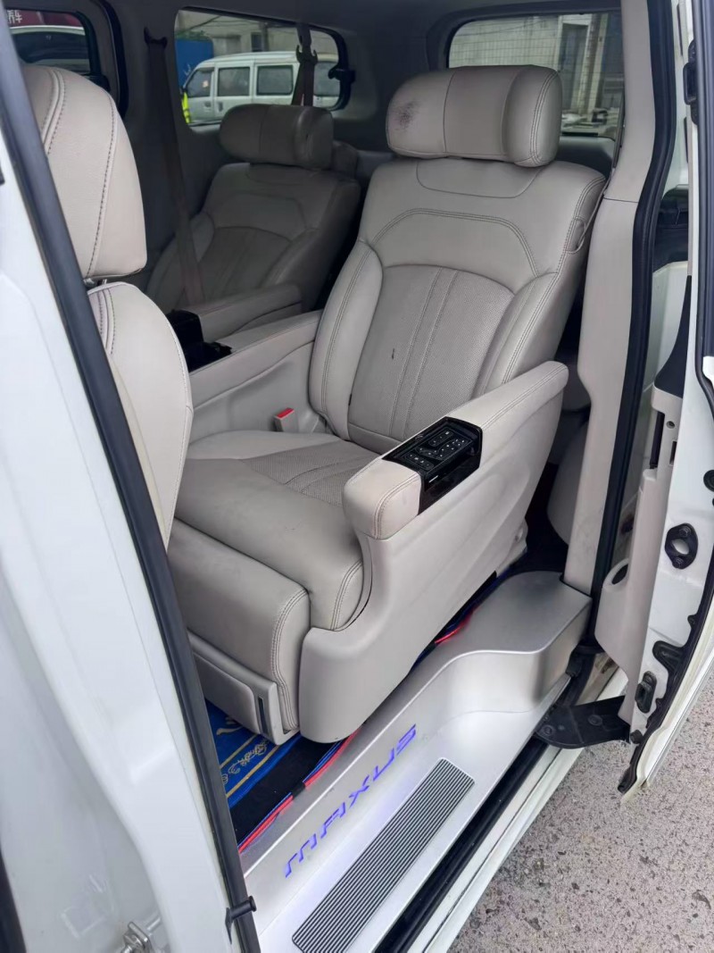 无锡16年大通G107