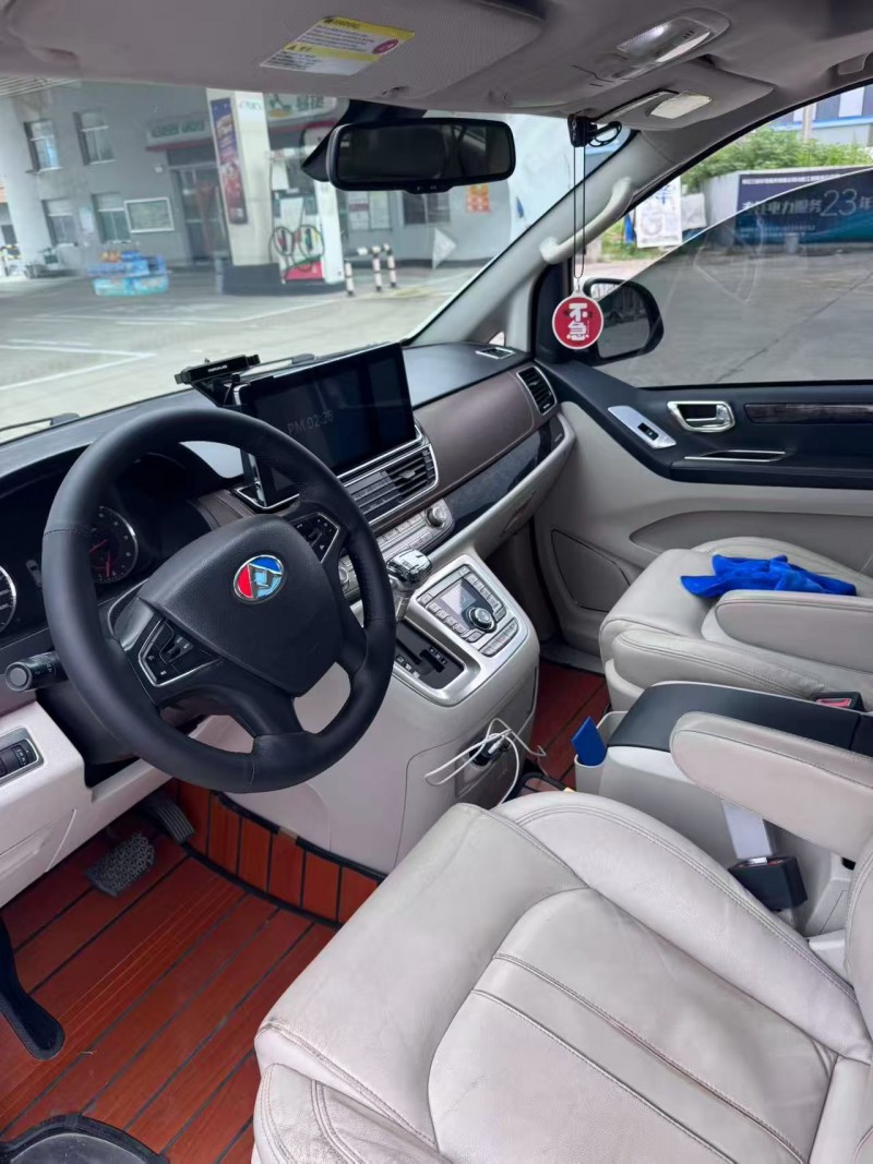 无锡16年大通G108