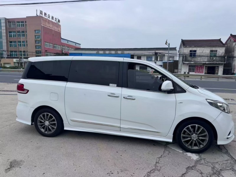 无锡16年大通G109