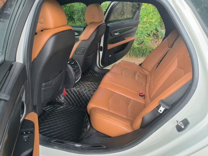 遂宁17年凯迪拉克CT66