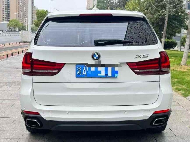 常德19年宝马X59
